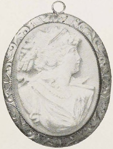 Catalog evidence for Shell Cameo Brooch · No. 91263
