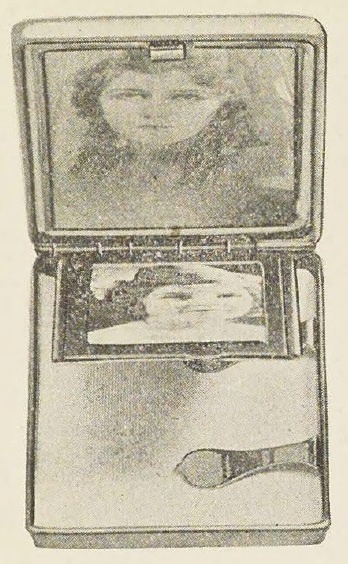 Catalog evidence for Photo Locket · No. 93646
