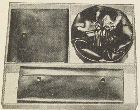 Catalog evidence for Men’s Handkerchief, Collar and Necktie or Glove Case Set