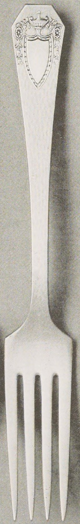 Catalog evidence for 1847 Rogers Bros. Heraldic — Dessert Forks, flat handle