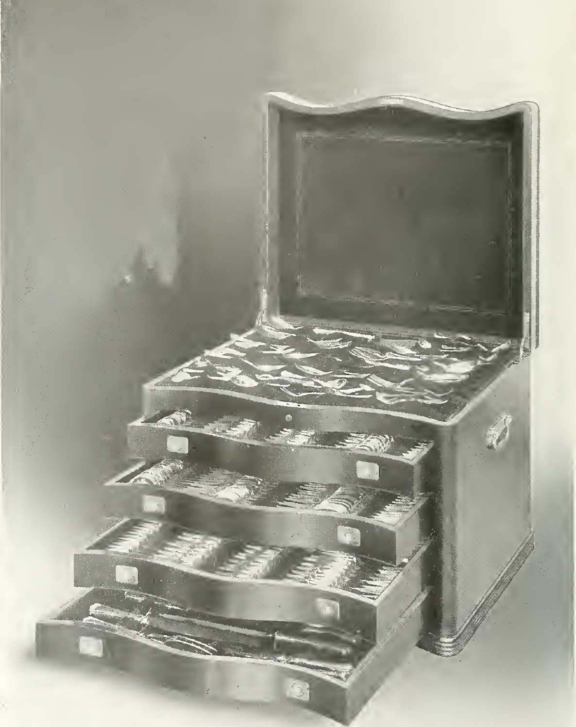 Catalog evidence for Silver storage chest / furniture · No. 124